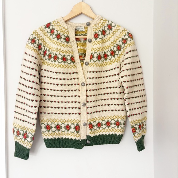 Vintage Cream and Green Patterned Women's Christmas Sweater sz. S - Picture 1 of 5
